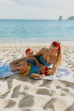 Snow White-Inspired Tankini / Women -Evergreen Plants Shop B1D19845 488B 42DF 99A8 93F3DA410D8C